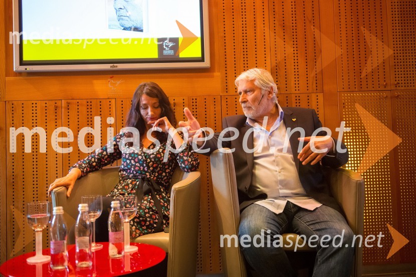 Vesna Milek, pisateljica in novinarka; Boris Cavazza, igralecBoris Cavazza in Vesna Milek v skednju Škrabčeve domačije