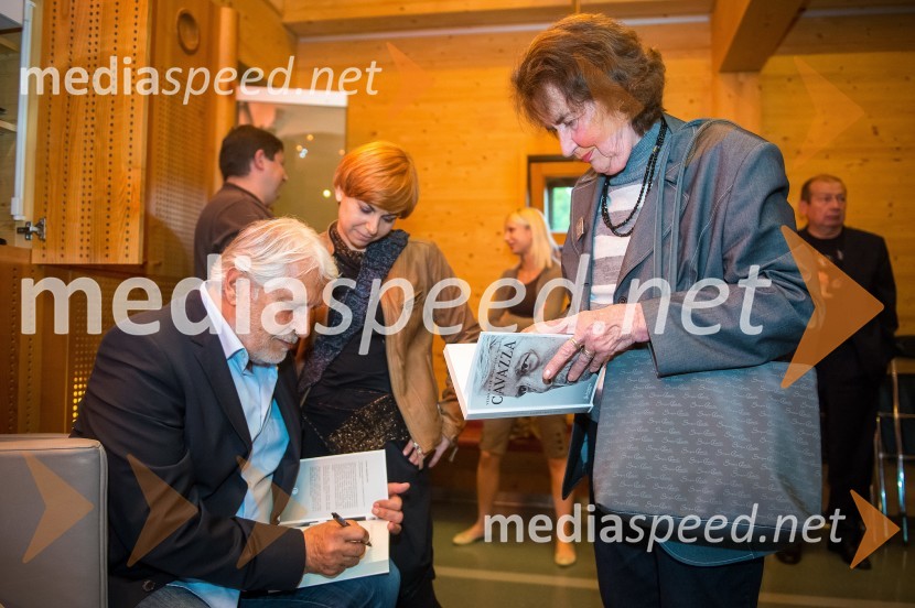 Boris Cavazza, igralec; obiskovalkaBoris Cavazza in Vesna Milek v skednju Škrabčeve domačije