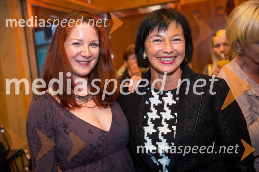 Sonja Javornik, novinarka; Azra Širovnik, pisateljicaBoris Cavazza in Vesna Milek v skednju Škrabčeve domačije