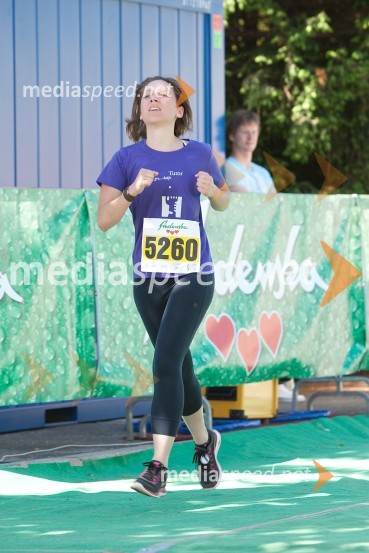 Sara Vidmar (5260)33. Maraton treh src, tekači