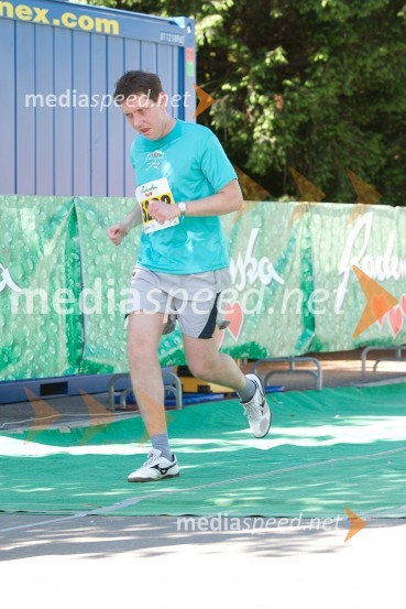 33. Maraton treh src, tekači