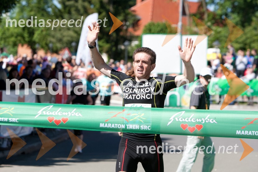 Dejan Preindl (4412)33. Maraton treh src, tekači
