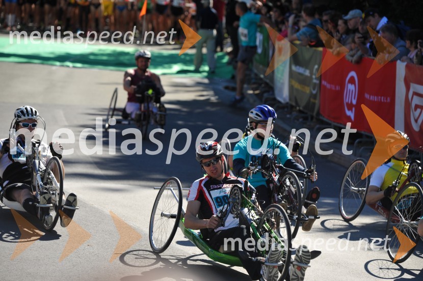 33. Maraton treh src, tekači