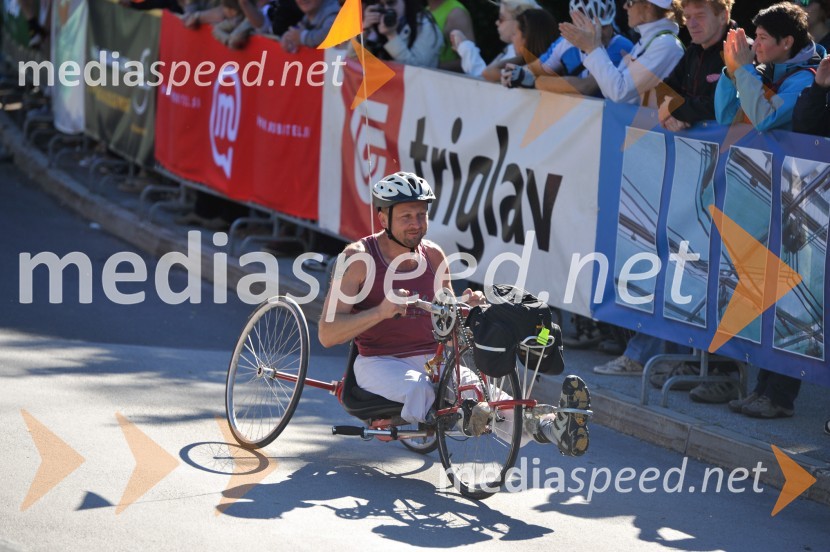 33. Maraton treh src, tekači