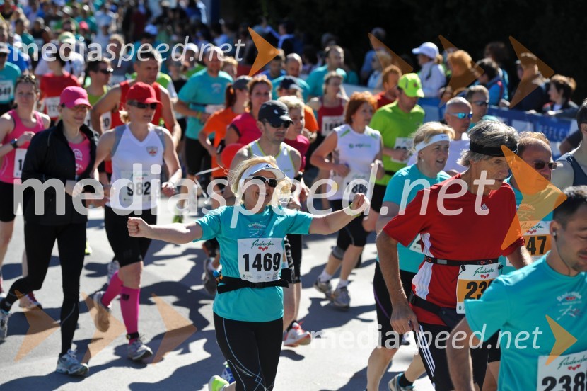 33. Maraton treh src, tekači