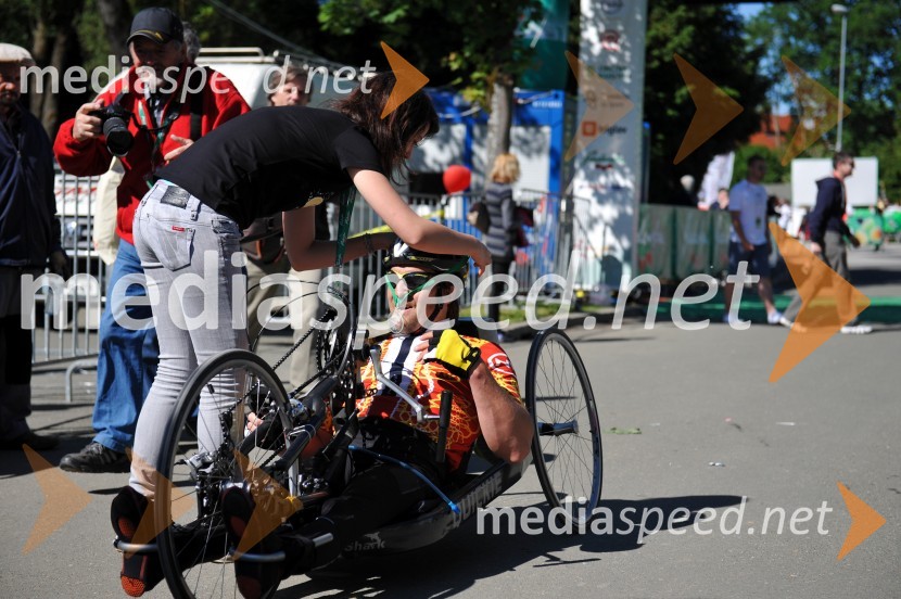 33. Maraton treh src, tekači