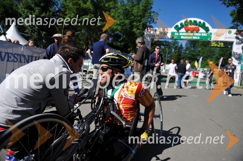 33. Maraton treh src, tekači