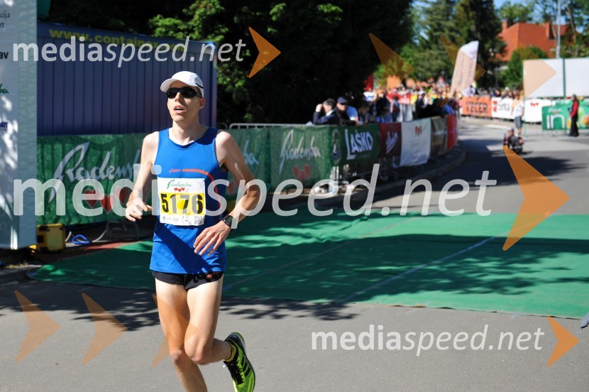 33. Maraton treh src, tekači
