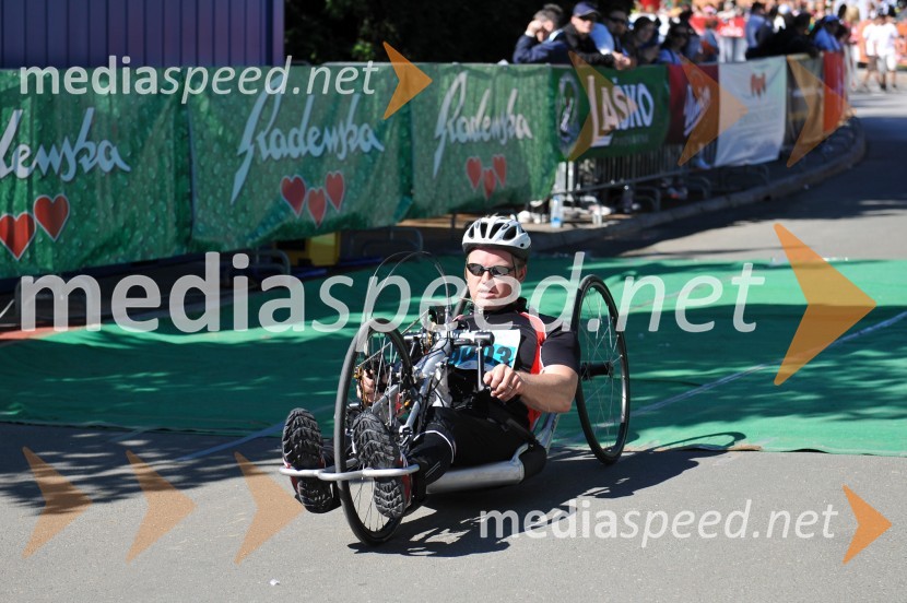 33. Maraton treh src, tekači