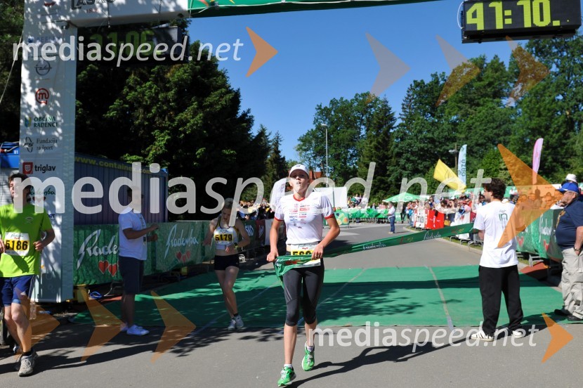 33. Maraton treh src, tekači