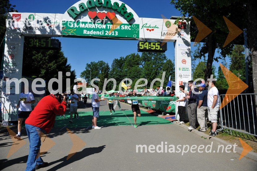 33. Maraton treh src, tekači