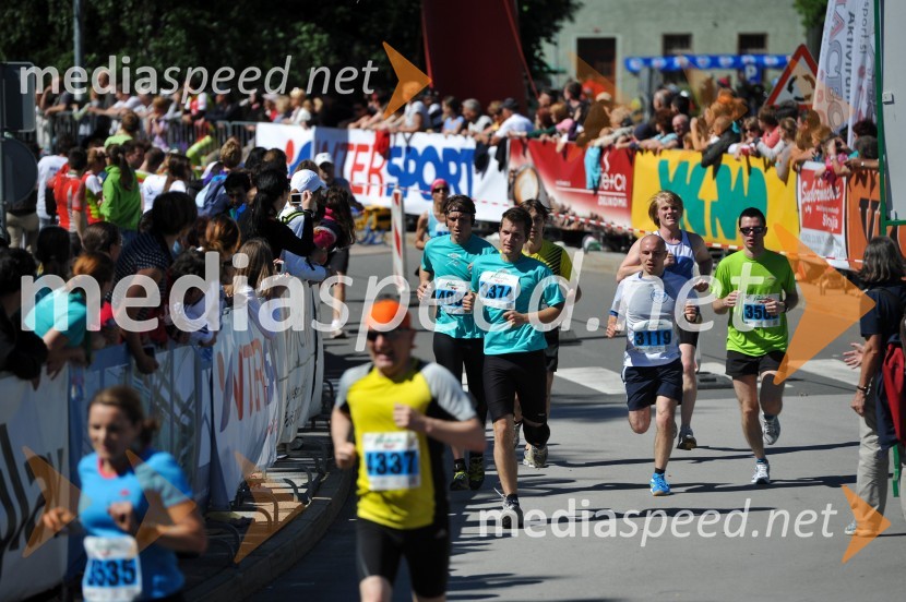 33. Maraton treh src, tekači
