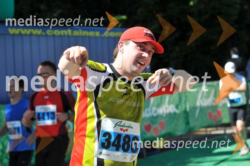 33. Maraton treh src, tekači