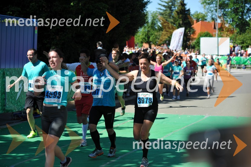 33. Maraton treh src, tekači