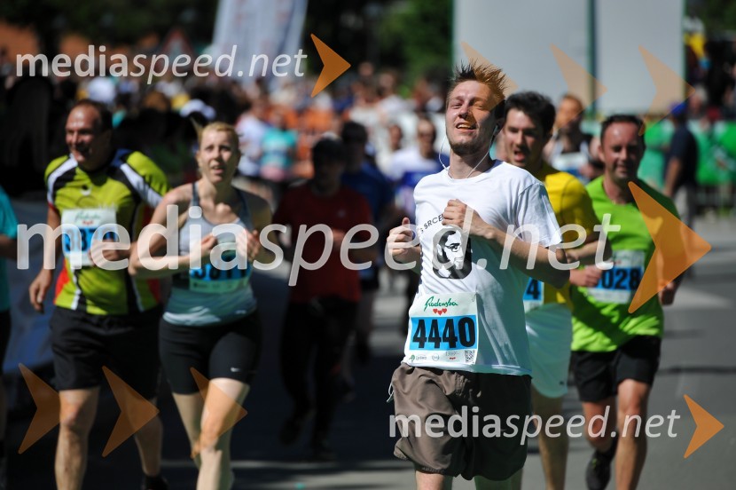 33. Maraton treh src, tekači