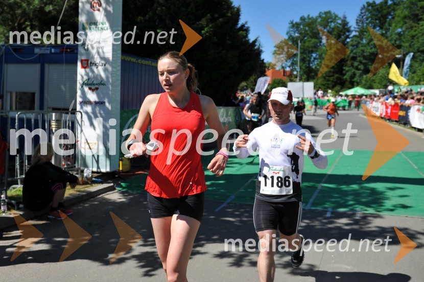 33. Maraton treh src, tekači