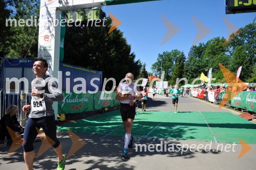 33. Maraton treh src, tekači