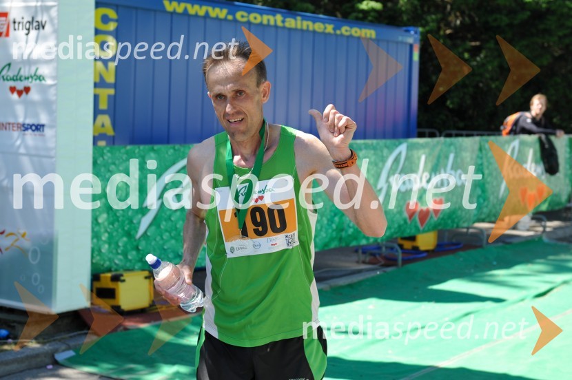 33. Maraton treh src, tekači