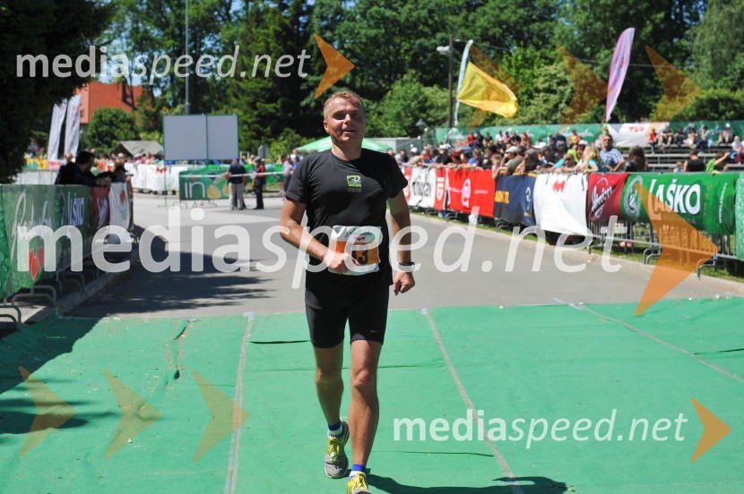 33. Maraton treh src, tekači