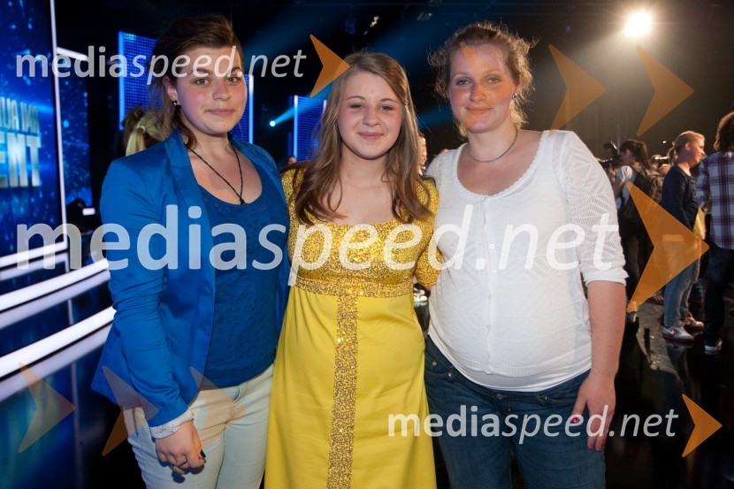 Janja Harb;  Sandra Harb; Nuša HarbSlovenija ima talent, 3. polfinalna oddaja