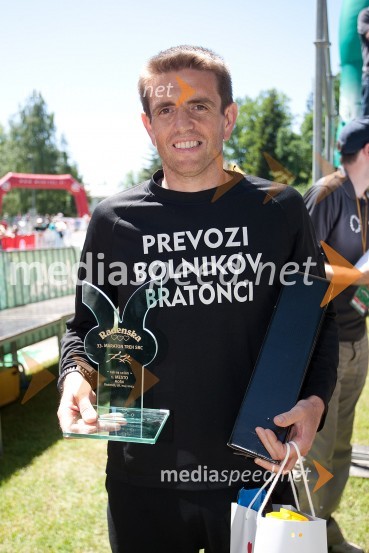 Dejan Preindl, zmagovalec&nbsp;tekaškega maratona na 10 km33. Maraton treh src, utrinki