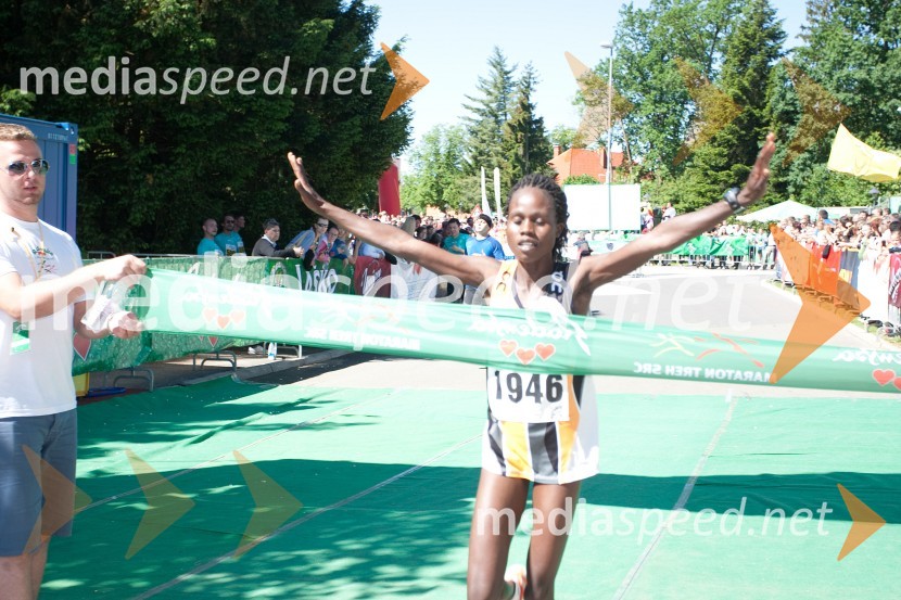 Jemutai Kiplimo Joyce (1946)33. Maraton treh src, tekači