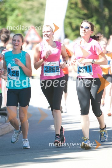 Polona Zabret (3126); Neja Štremfelj (3869); Mojca Lukić (4371)33. Maraton treh src, tekači