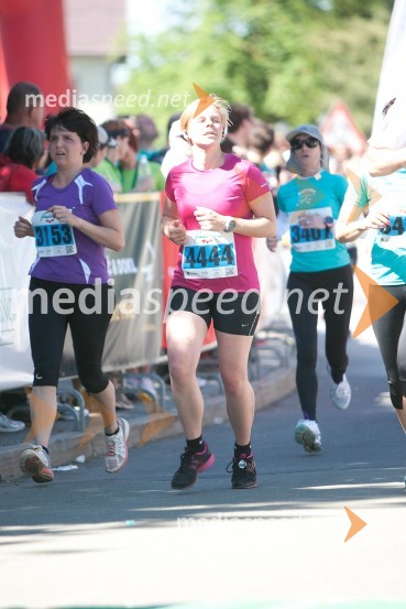 Karla Karnet (4444)33. Maraton treh src, tekači