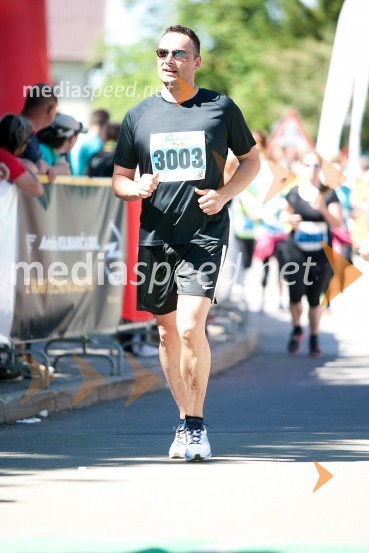 Andrej Molk (3003)33. Maraton treh src, tekači