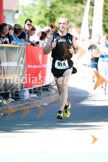33. Maraton treh src, tekači