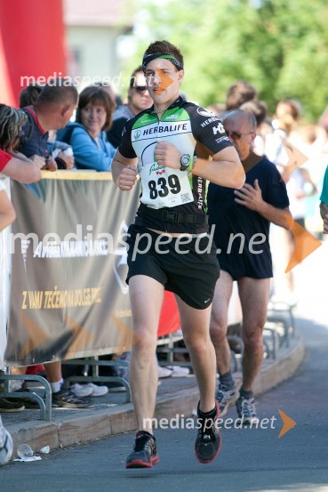 Klemen Jeram (839)33. Maraton treh src, tekači