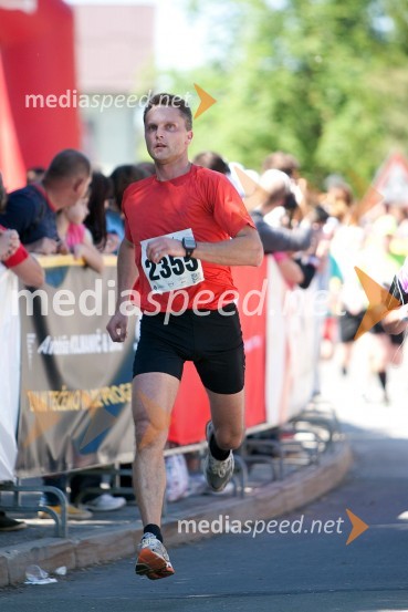 David Dokl (2355)33. Maraton treh src, tekači