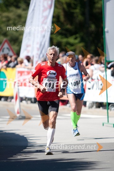 33. Maraton treh src, tekači