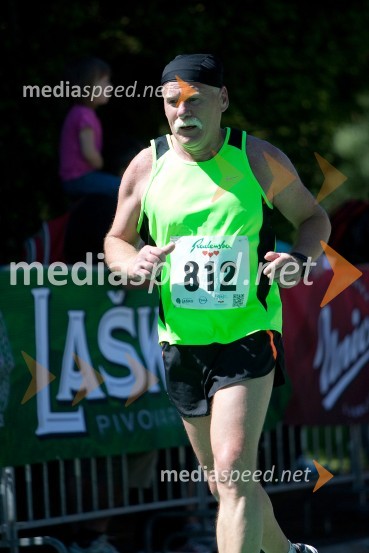 Danijel Barle (812)33. Maraton treh src, tekači