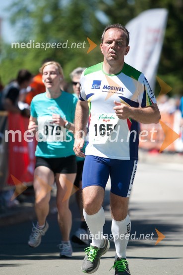 33. Maraton treh src, tekači