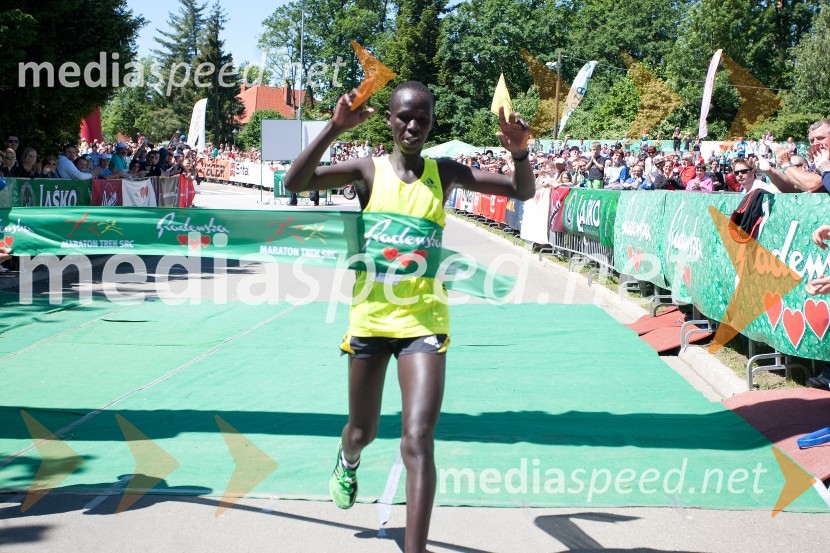 Kiprotich Sawe Elisha,&nbsp;zmagovalec tekaškega maratona na 42 km33. Maraton treh src, tekači