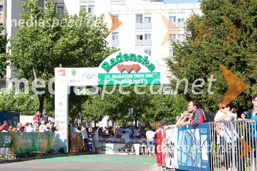 33. Maraton treh src, tekači