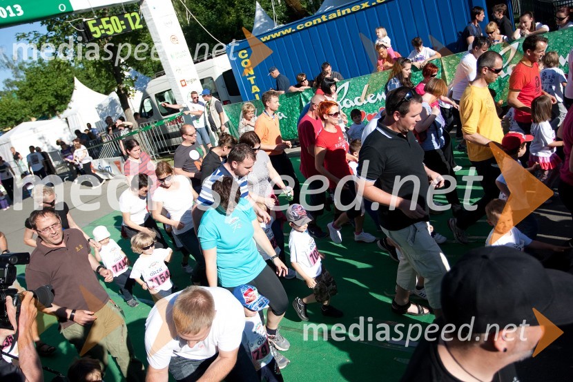 33. Maraton treh src, tekači