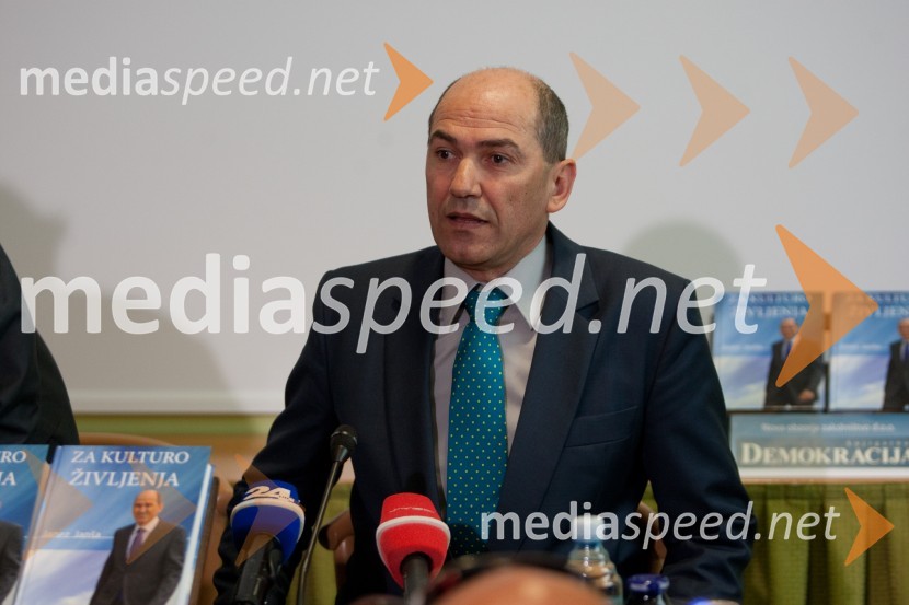 Janez Janša, predsednik stranke SDSJanez Janša, predstavitev nove knjige “Za kulturo življenja”
