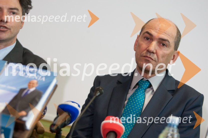 Janez Janša, predsednik stranke SDSJanez Janša, predstavitev nove knjige “Za kulturo življenja”