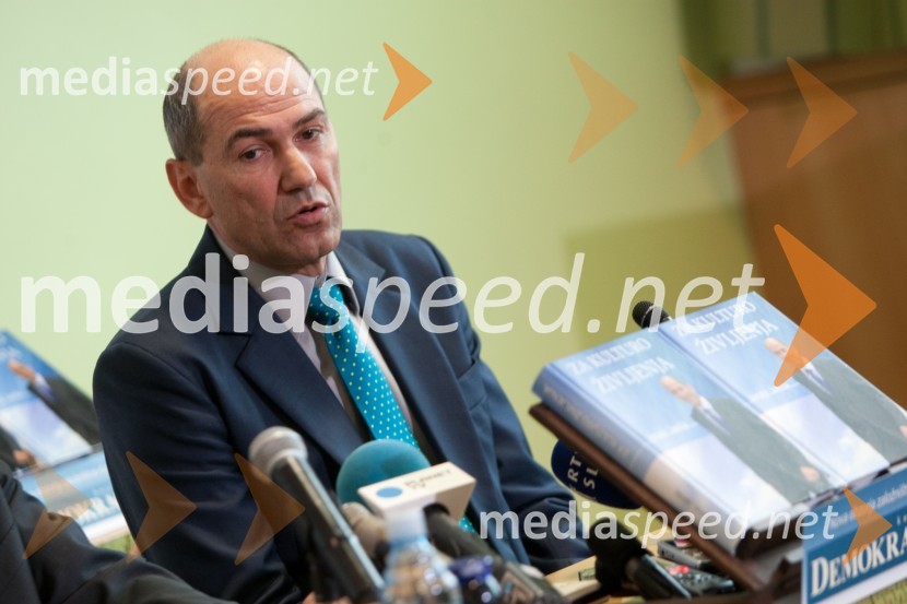 Janez Janša, predsednik stranke SDSJanez Janša, predstavitev nove knjige “Za kulturo življenja”