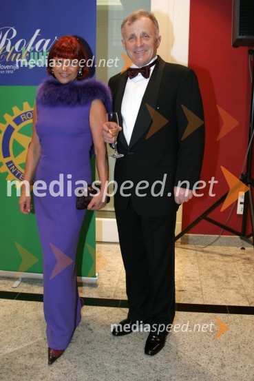 Tone Glavan, pomočnik guvernerja za District s soprogo Marušo GlavanVeliki rotarijski ples 007 Rotary Cluba Ljubljana