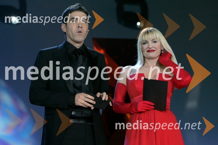 Voditelja finalne prireditve Mario Galunič in Helena Blagne ZamanEMA 2007, finalni izbor