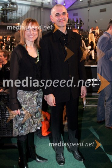 Cvetka Žirovnik, vodja nacionalkinega RTV Centra v Mariboru z možem JanijemEMA 2007, finalni izbor