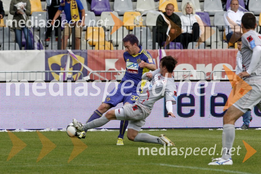 Nogometna tekma NK Maribor - NK AluminijNK Maribor – slovenski državni prvak