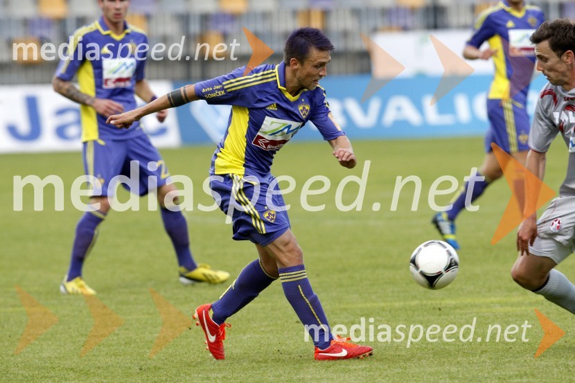 Nogometna tekma NK Maribor - NK AluminijNK Maribor – slovenski državni prvak