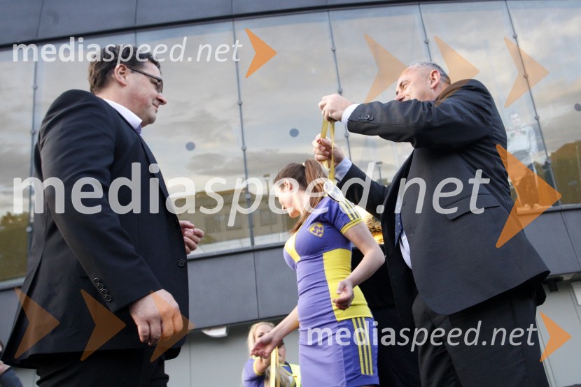 Dr. Matjaž Vogrin, zdravnik NK Maribor; Rade MijatovičNK Maribor – slovenski državni prvak