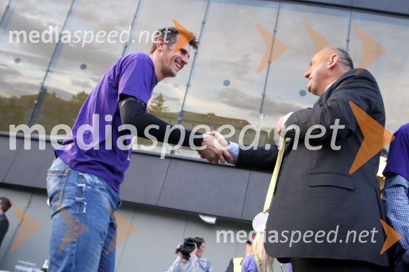 Jasmin Handanovič, vratar NK Maribor; Rade MijatovičNK Maribor – slovenski državni prvak