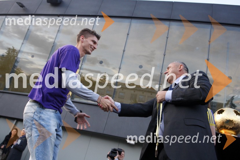 Nogometaš NK Maribor; Rade MijatovičNK Maribor – slovenski državni prvak