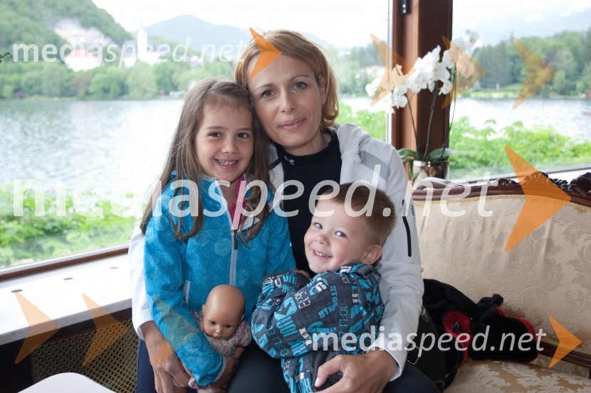 Nataša Žagar z otrociVIP Rally Geoss 2013